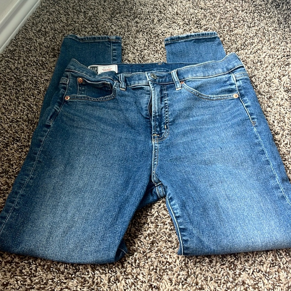 Gap true skinny high rise. Size 8 regular